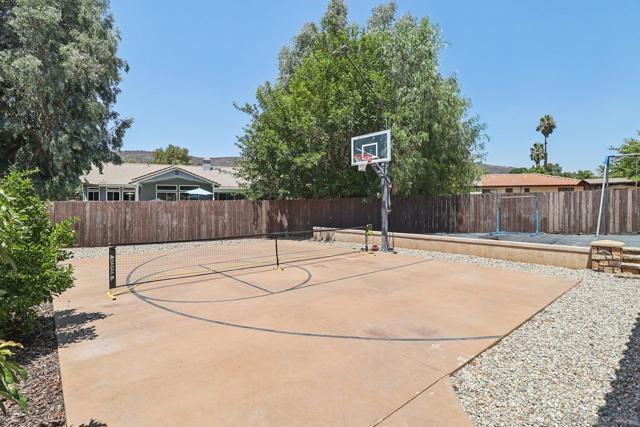 16112 Arena Drive, Ramona CA: https://media.crmls.org/mediaz/dfd78db4-516c-481d-b455-087f1d5ce952.jpg