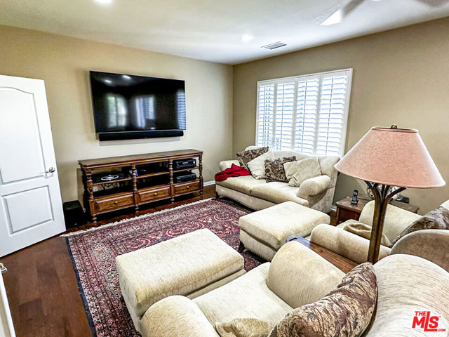 5338 Via Dolores, Newbury Park CA: https://media.crmls.org/mediaz/dfd78efa-f56e-4b25-ad5d-75c8d7e974d2.jpg