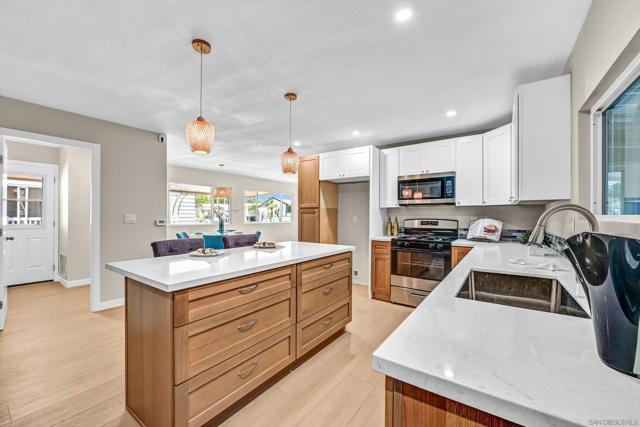 1401 El Norte Pkwy, San Marcos CA: https://media.crmls.org/mediaz/dfd7e1a3-3be2-434a-b55e-10545c95c722.jpg