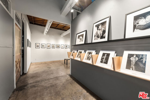10959 Venice Boulevard, Los Angeles CA: https://media.crmls.org/mediaz/dfd86c5e-1f80-4ae8-b937-02aebcd529d8.jpg