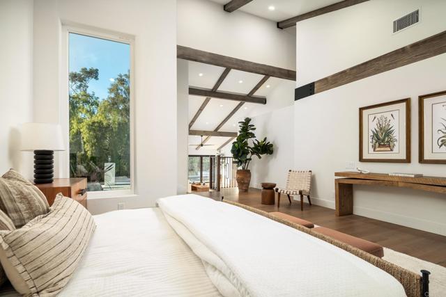 6449 Las Colinas, Rancho Santa Fe CA: https://media.crmls.org/mediaz/dfd875aa-94c4-4a34-9b5b-b8486eb8b817.jpg