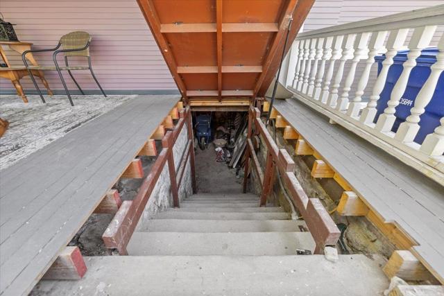 223 N Oregon Street, Yreka CA: https://media.crmls.org/mediaz/dfd8b56b-f542-443c-a21e-f9b17515c1bb.jpg