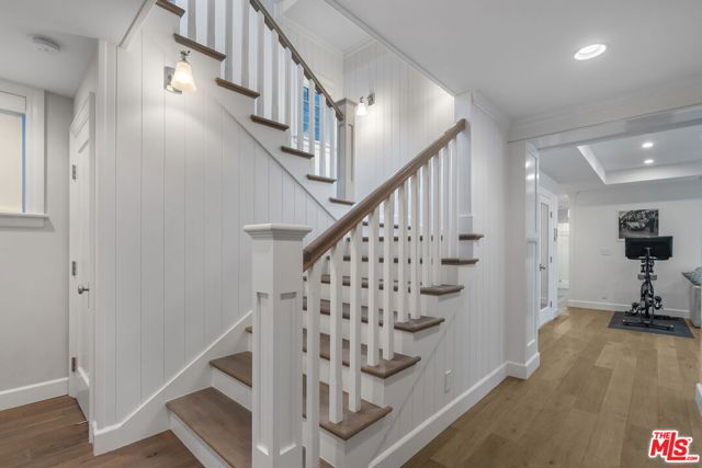 636 12th Street, Manhattan Beach CA: https://media.crmls.org/mediaz/dfd9bf9c-857e-4224-bae1-fa9153b76cfb.jpg