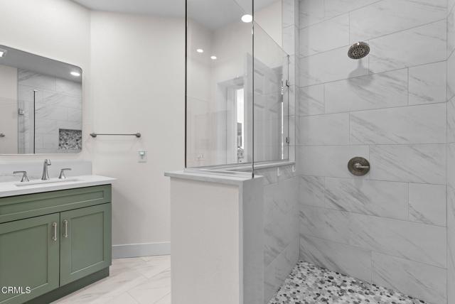 Detail Gallery Image 22 of 46 For 596 Fenwick Way #C,  Simi Valley,  CA 93065 - 3 Beds | 2/1 Baths