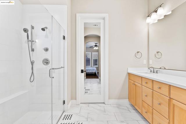 1627 Healing Rock Ct, Brentwood CA: https://media.crmls.org/mediaz/dfda1cd9-f106-407f-bb62-a48c04dcf71b.jpg