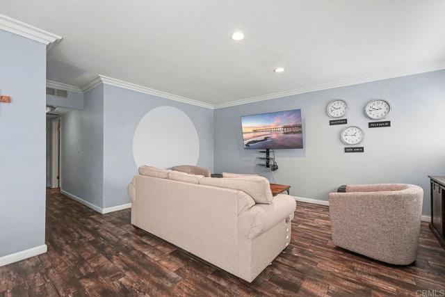 Detail Gallery Image 9 of 39 For 14141 Dickens St #111,  Sherman Oaks,  CA 91423 - 2 Beds | 2 Baths