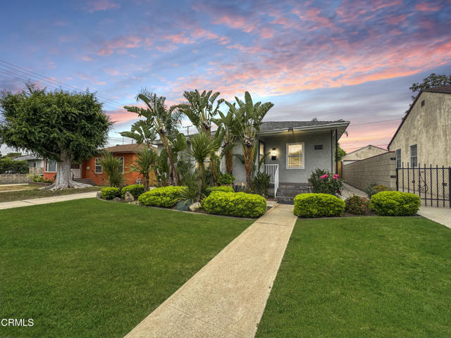 Detail Gallery Image 1 of 1 For 2013 N Rose St, Burbank,  CA 91505 - 3 Beds | 3 Baths