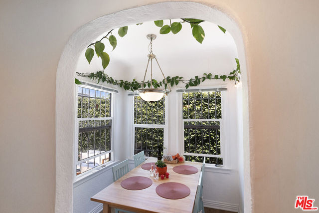 500 N Alta Vista Boulevard, Los Angeles CA: https://media.crmls.org/mediaz/dfdaba27-f5b9-4cd3-a3c8-60e8b59c9cf3.jpg