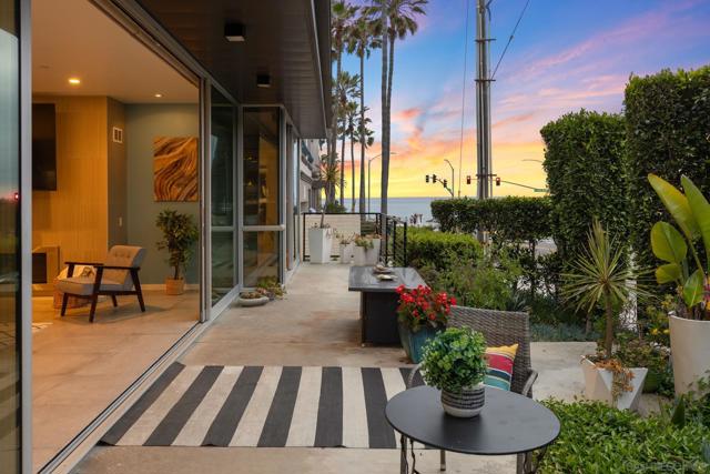 165 Pine Ave, Carlsbad CA: https://media.crmls.org/mediaz/dfdae0cd-db9c-47ba-a97d-cfb7bd6fd086.jpg