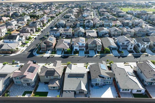 6991 Seraphina Dr, Tracy CA: https://media.crmls.org/mediaz/dfdafe02-e3ab-42ca-856a-fd36476bd7eb.jpg