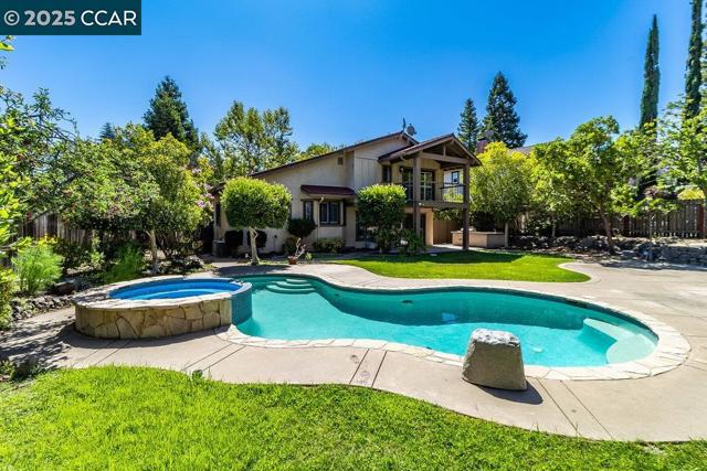 987 Morello Ave, Martinez CA: https://media.crmls.org/mediaz/dfdba9ce-e4e7-4910-8820-c43234e336b6.jpg
