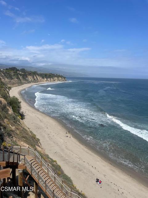 6972 Grasswood Avenue, Malibu CA: https://media.crmls.org/mediaz/dfdbc491-9d87-4f46-b7b7-cee200f92508.jpg