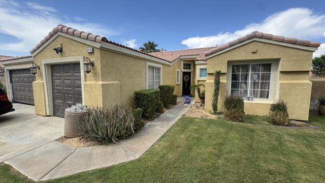 81118 Pindo Drive, Indio CA: https://media.crmls.org/mediaz/dfdbd0f5-1725-4454-85a7-bf80fad42143.jpg