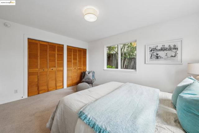 6951 Chambers Dr, Oakland CA: https://media.crmls.org/mediaz/dfdc0e42-24aa-4831-a296-6ff0beb35d98.jpg