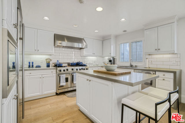 Drew Fenton | 11974 Mayfield Avenue Los Angeles CA | MLS: 7517831