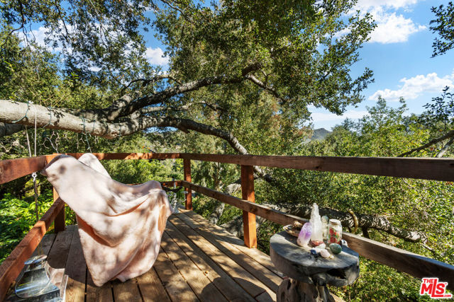 19544 Bowers Drive, Topanga CA: https://media.crmls.org/mediaz/dfdcb32f-5151-45c4-acd8-ae66748a6f4c.jpg