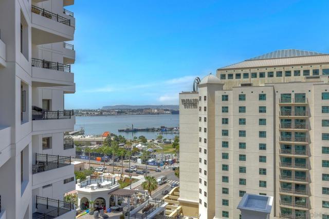 700 W Harbor Dr, San Diego CA: https://media.crmls.org/mediaz/dfdcf207-4116-49af-984f-0e5408700423.jpg