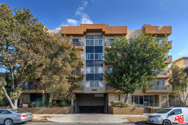 340 N Hayworth Avenue, Los Angeles CA: https://media.crmls.org/mediaz/dfdcf7a9-f044-44f4-8939-38772f6382ff.jpg