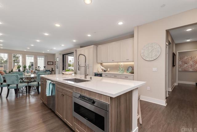 Detail Gallery Image 2 of 30 For 800 Grand Ave #105,  Carlsbad,  CA 92008 - 2 Beds | 2 Baths