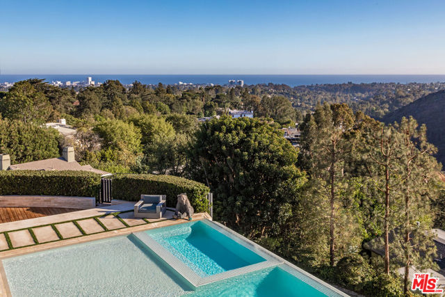 1601 Casale Road, Pacific Palisades CA: https://media.crmls.org/mediaz/dfdd9e3a-90a3-4efd-ba8f-85d4e76e144b.jpg