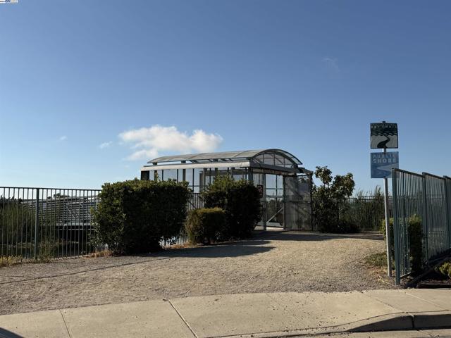 2732 Breaker Ln, Hayward CA: https://media.crmls.org/mediaz/dfde57d8-c4bb-42cf-854b-dd9e72cfa317.jpg