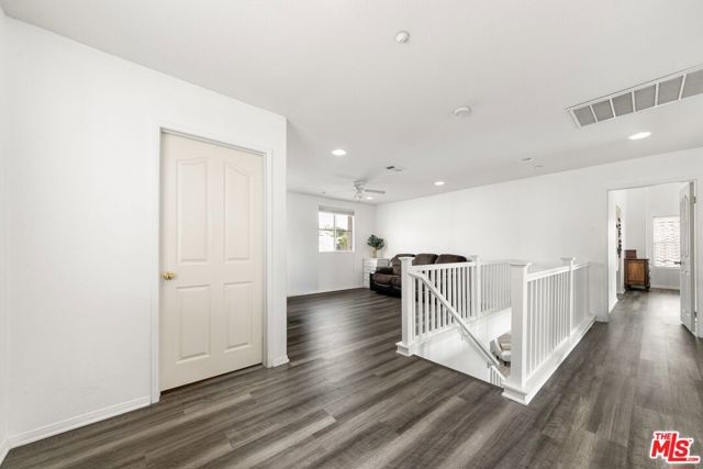 13041 Mesa Verde Way, Sylmar CA: https://media.crmls.org/mediaz/dfde6f52-09f3-4c78-befc-920770e8a194.jpg