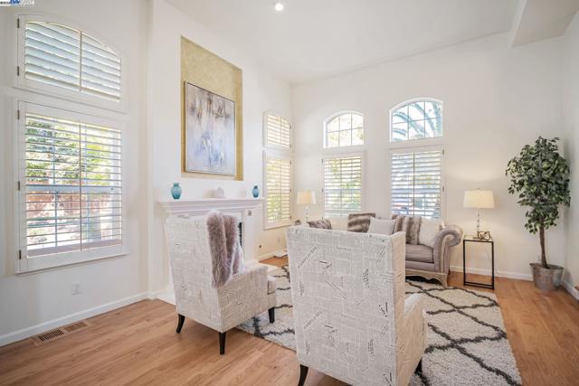 744 Bodega Ct, Fremont CA: https://media.crmls.org/mediaz/dfdebdaf-d0fb-435b-ae0b-8b7b3444a5fa.jpg