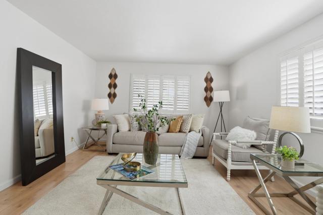 828 Weeks Street, East Palo Alto CA: https://media.crmls.org/mediaz/dfdef1eb-e1d8-4b02-bc06-0bca513fb7de.jpg