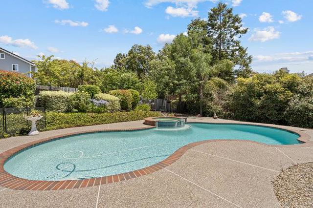120 Tierra Del Sol, Hollister CA: https://media.crmls.org/mediaz/dfdf6019-02b5-46af-87af-9f298ab149ca.jpg
