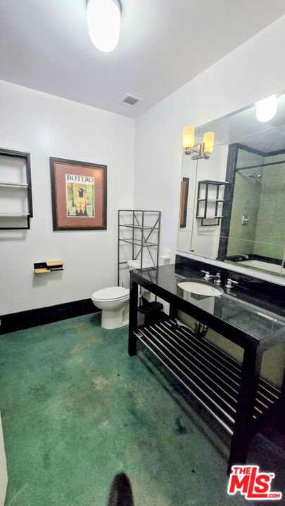 849 S Broadway, Los Angeles CA: https://media.crmls.org/mediaz/dfdf8b9a-4b79-41f3-bd11-5b182c706f09.jpg