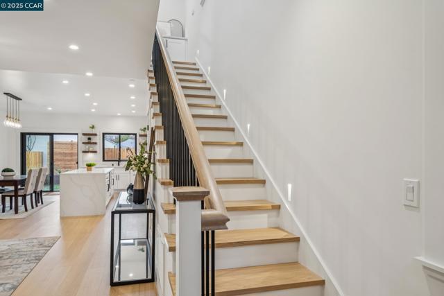1126 Brighton Ave, Albany CA: https://media.crmls.org/mediaz/dfe08d81-ddbf-417d-9db4-83c3181c8a39.jpg