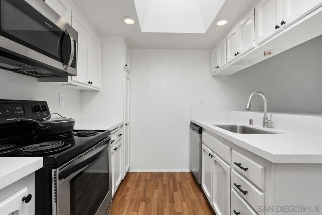3606 Vista Rey, Oceanside CA: https://media.crmls.org/mediaz/dfe0f832-cc95-46a4-81cf-73ca68a70176.jpg