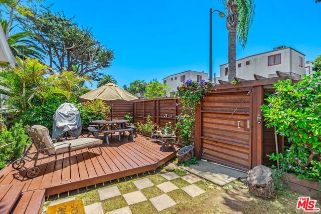 340 Rennie Avenue photo 4