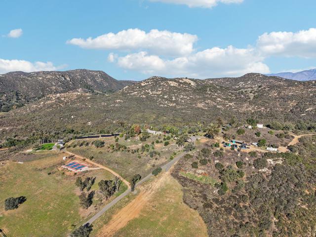 26086 Bear Valley Heights Road, Escondido CA: https://media.crmls.org/mediaz/dfe204e9-cc28-4560-8f60-f78fb044bce3.jpg