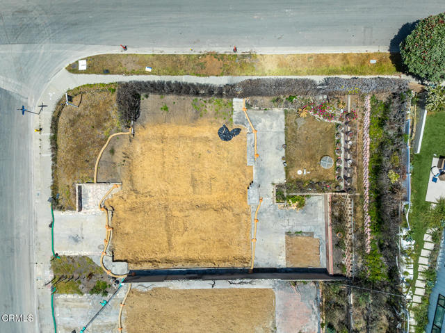 18449 Kingsport Drive, Malibu CA: https://media.crmls.org/mediaz/dfe27c7f-6e68-422d-8950-aac56ac3bbc7.jpg