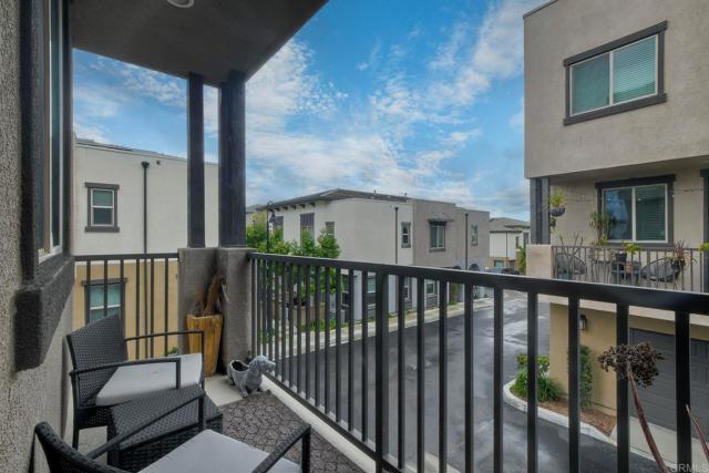 2211 Solara Lane, Vista CA: https://media.crmls.org/mediaz/dfe3a0da-971d-4641-a1dd-7a36dc08cfa1.jpg