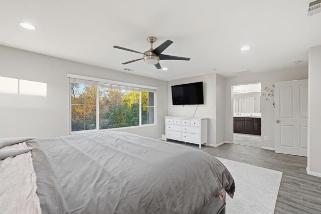 2923 Oro Blanco Cir, Escondido CA: https://media.crmls.org/mediaz/dfe3e585-6373-4908-8f20-014486096d82.jpg