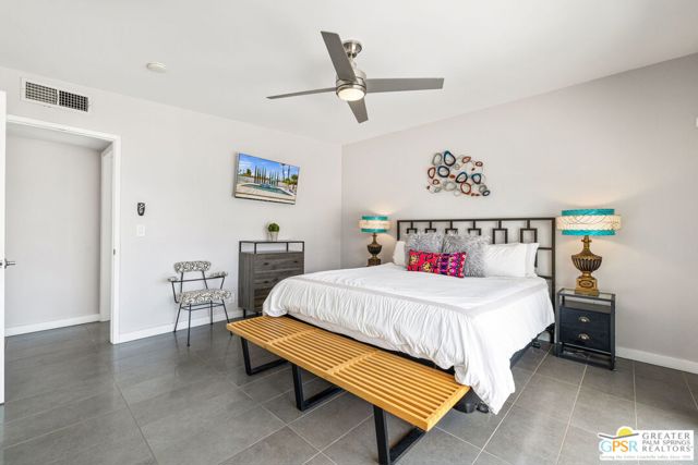 3351 E Paseo Barbara, Palm Springs CA: https://media.crmls.org/mediaz/dfe46177-42d1-4db9-a3bb-62326bf0d8fe.jpg