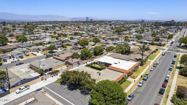 1401 Glenwood Drive, Oxnard CA: https://media.crmls.org/mediaz/dfe46bf1-da6f-42f3-a6ef-8bbc537a210a.jpg
