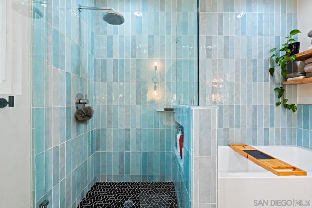 9835 Edgelake Dr, La Mesa CA: https://media.crmls.org/mediaz/dfe4796d-ecf8-4945-9c07-bf655b856b9c.jpg