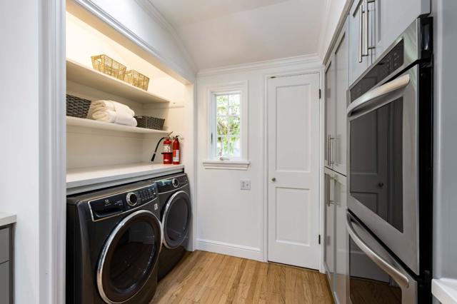 448 Felton Drive, Menlo Park CA: https://media.crmls.org/mediaz/dfe482b3-cf92-498a-a91e-40175c20fa47.jpg