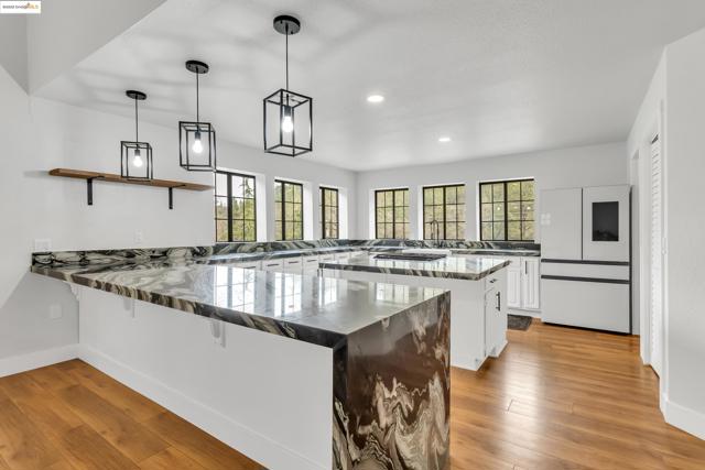 16806 Brewer Rd, Grass Valley CA: https://media.crmls.org/mediaz/dfe574b7-18d0-40b4-89d5-f546bf6f2581.jpg