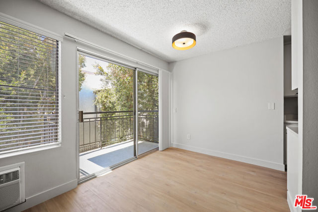 1352 S Carmelina Avenue, Los Angeles CA: https://media.crmls.org/mediaz/dfe5d4fc-e7f6-4925-8da7-b994c576d6b2.jpg
