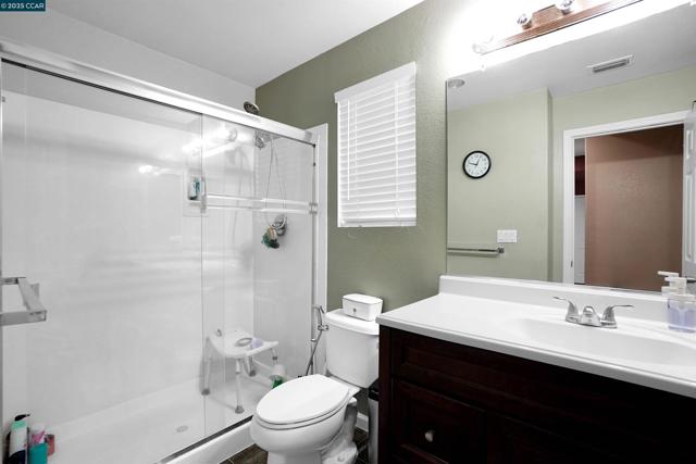115 Montevino Ct, Oakley CA: https://media.crmls.org/mediaz/dfe6121d-b749-4c78-b249-dca74c42a0e5.jpg