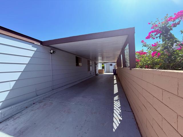 14 International Boulevard, Rancho Mirage CA: https://media.crmls.org/mediaz/dfe66b21-70fc-4608-a022-398fe596deb5.jpg