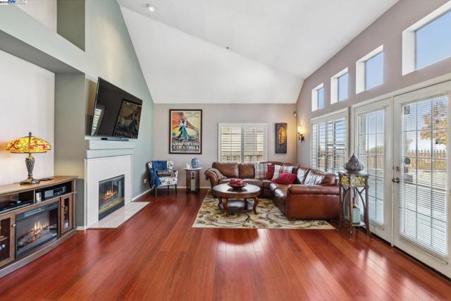 Image 11 of 54 For 28770 Barn Rock Dr