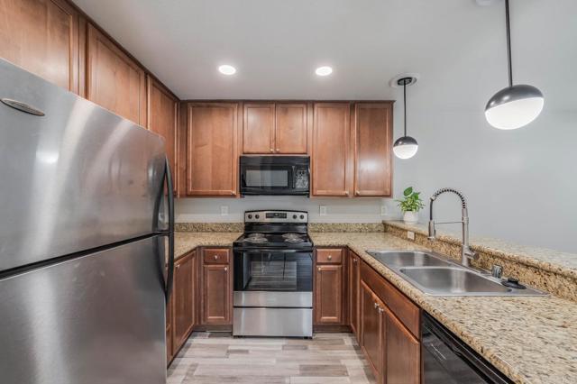 Detail Gallery Image 9 of 25 For 145 W El Norte Pkwy #212,  Escondido,  CA 92026 - 2 Beds | 2 Baths