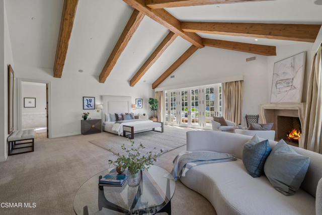 1464 Hidden Valley Road, Thousand Oaks CA: https://media.crmls.org/mediaz/dfe900ea-415e-4ba4-9688-c8879acfbd81.jpg