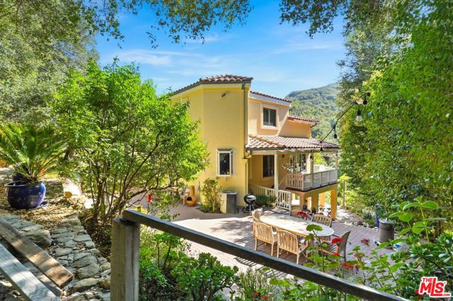 774 Old Topanga Canyon Road, Topanga CA: https://media.crmls.org/mediaz/dfe90212-9339-47cc-9d00-b19fb2704be5.jpg