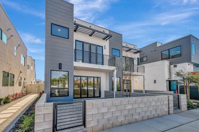109 Daisy, Imperial Beach CA: https://media.crmls.org/mediaz/dfe962f5-282f-4ddc-ba51-89f9ffef99f5.jpg